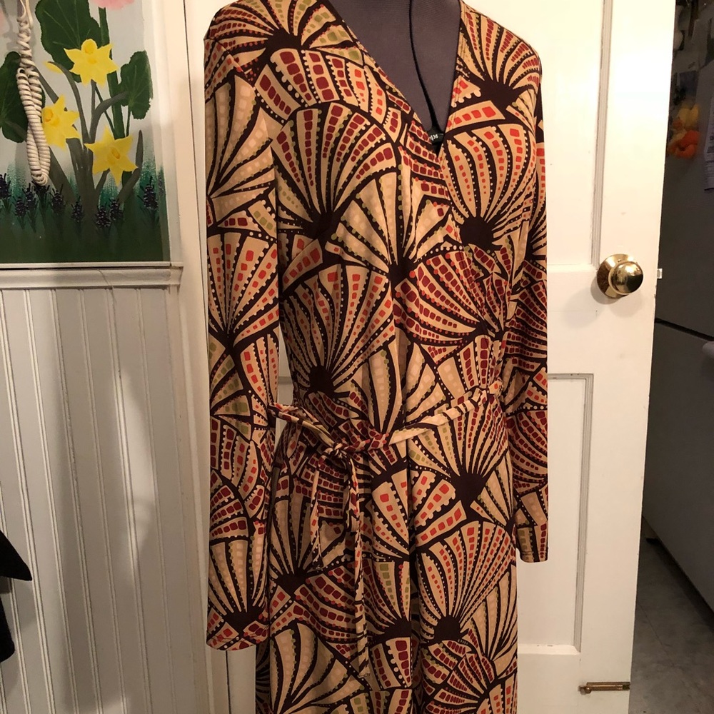 Parallel classic wrap dress